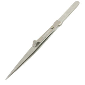 Locking Diamond Tweezer